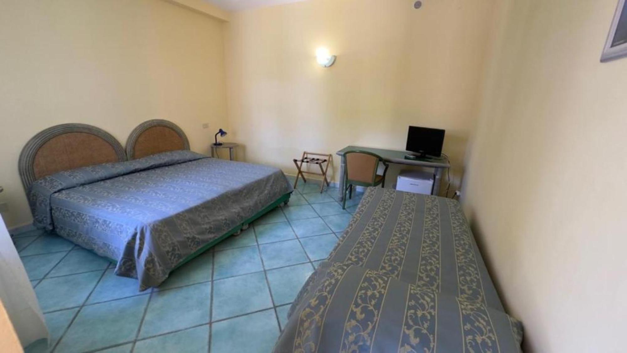Hotel Oasi Castiglione Casamicciola Terme Room photo