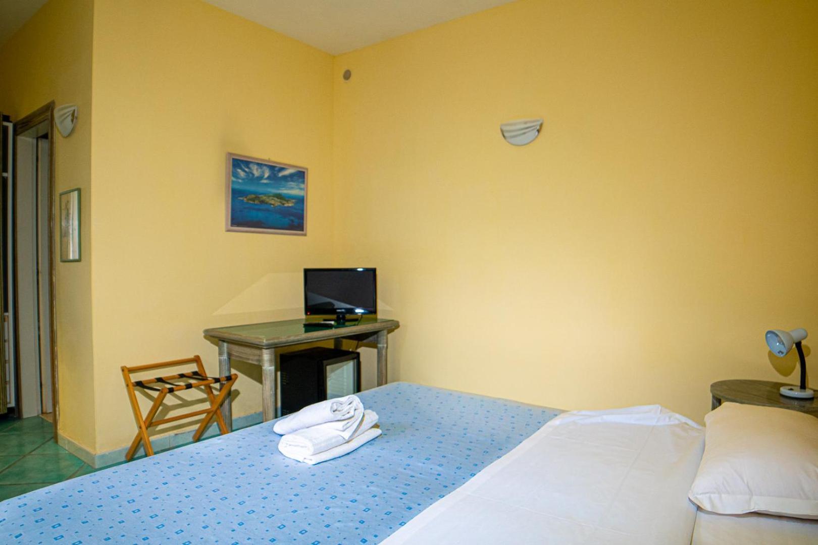 Hotel Oasi Castiglione Casamicciola Terme Room photo