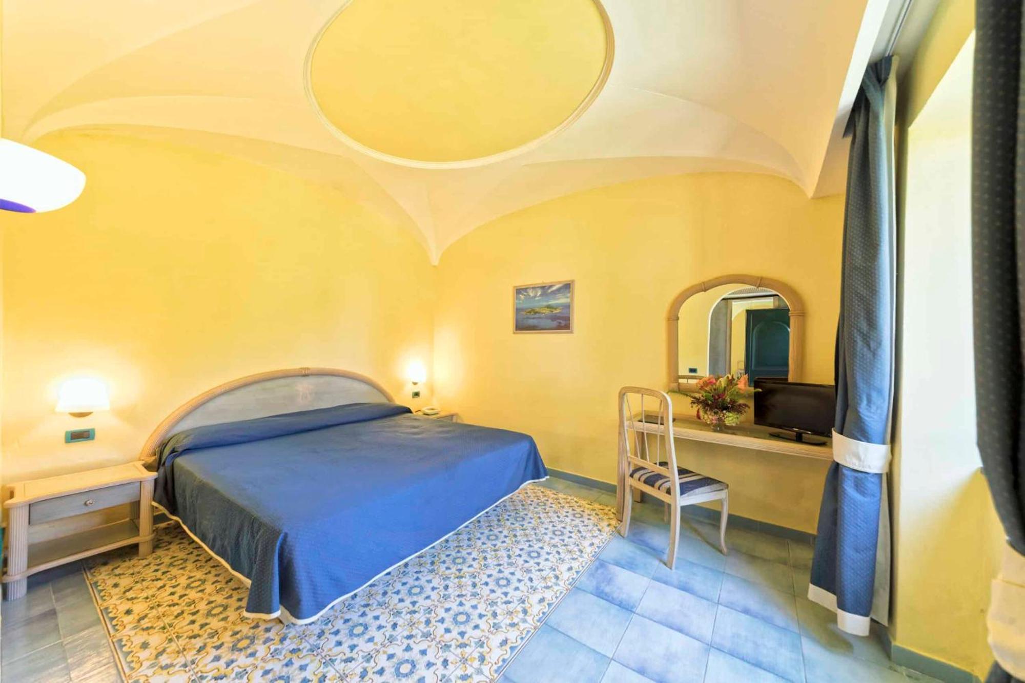 Hotel Oasi Castiglione Casamicciola Terme Room photo