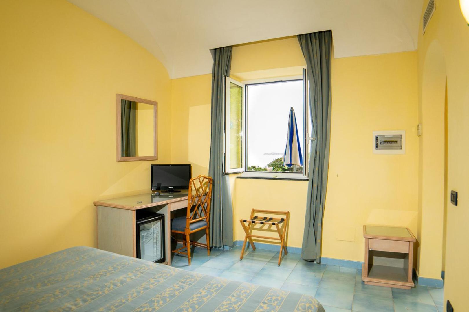 Hotel Oasi Castiglione Casamicciola Terme Room photo